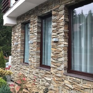 Ardoise Homa 3D Strips | Pierre décorative pour bardage vertical, extérieur-intérieur (10-12/palette)