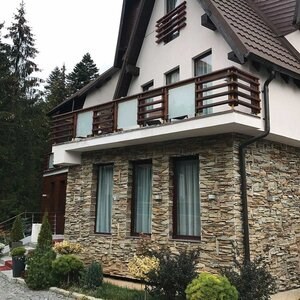 Ardoise Homa 3D Strips | Pierre décorative pour bardage vertical, extérieur-intérieur (10-12/palette)