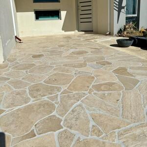 Travertin dégringolé classique Crazy Paving (9-10 pièces/m²)