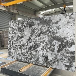 Breccia zwarte hydro-finish marmerplaat 2 cm