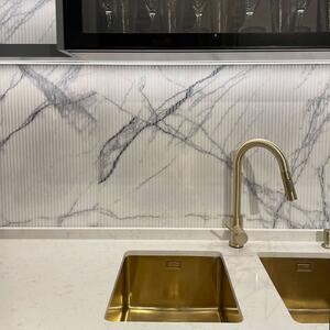 Calacatta Lilac geribbelde gepolijste marmeren plaat 2 cm
