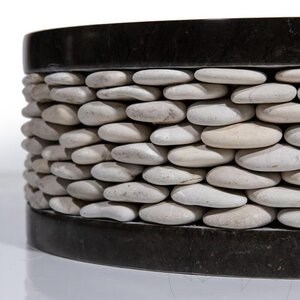 Lavabo, Cercles de marbre noir