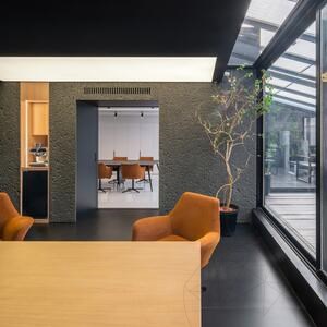 Native Black Lineal Extreem donker ontwerp 2CM plaat