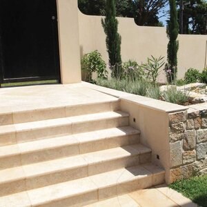 Travertin Classic Cross Cut brossé + Bullnose 1 L, 61 x 30.5 x 3 cm, escaliers et margelles de piscine