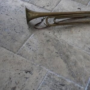 Opus Romain Travertin Silver Cross Cut geborsteld en gebeiteld 1,2 cm