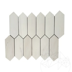 Mosaïque de pilier polie en dolomite ambre calacatta 30.5 x 28 cm