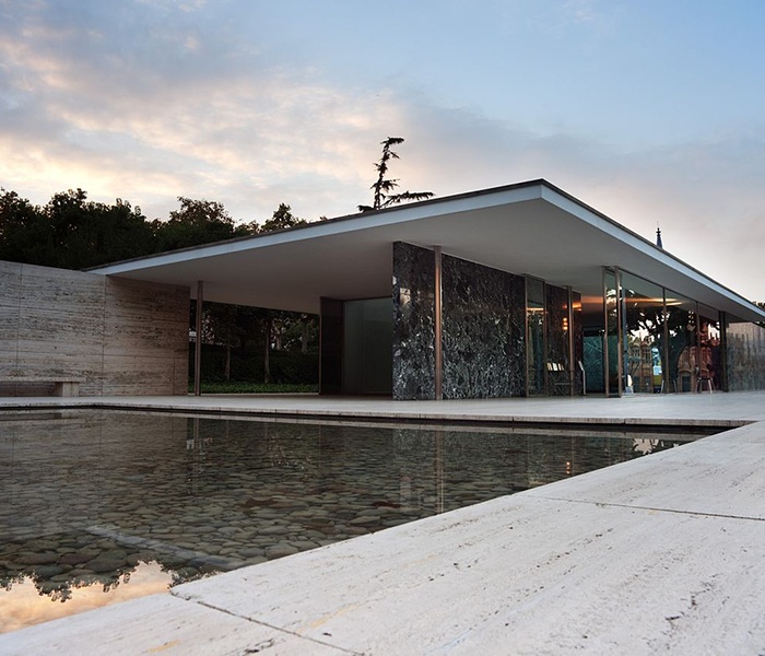 Pavillon de Barcelone | Mies Van der Rohe | Inspiration de conception avec du marbre, de l'onyx rouge et du travertin